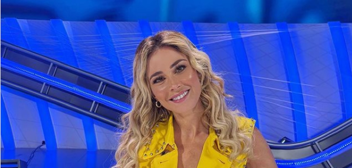 Diletta oduševila fanove izazovnom fotkom iz studija. Svi komentiraju njene grudi