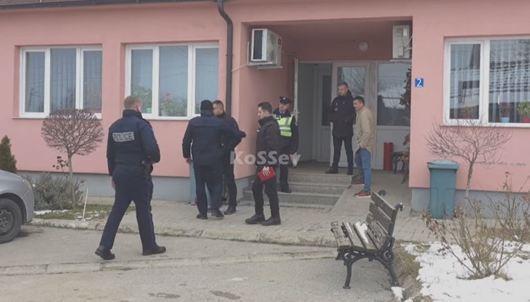 Napeto na Kosovu. Policija zatvara paralelne institucije Srbije, u Beogradu bijesni