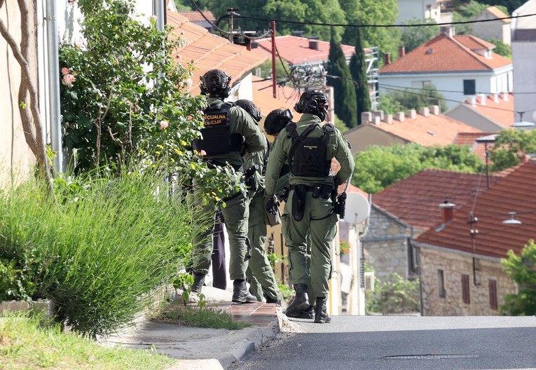 Gradonačelnik Drniša: Pozivamo građane da ostanu u svojim kućama