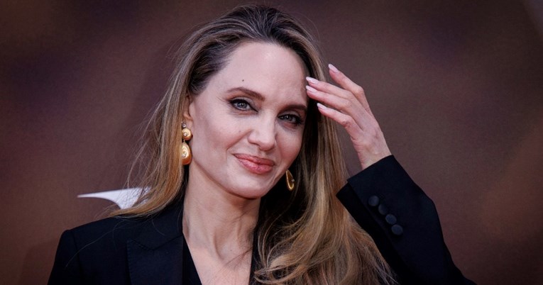 Angelinu Jolie pitali želi li da se snimi film o njoj, ona iznenadila odgovorom