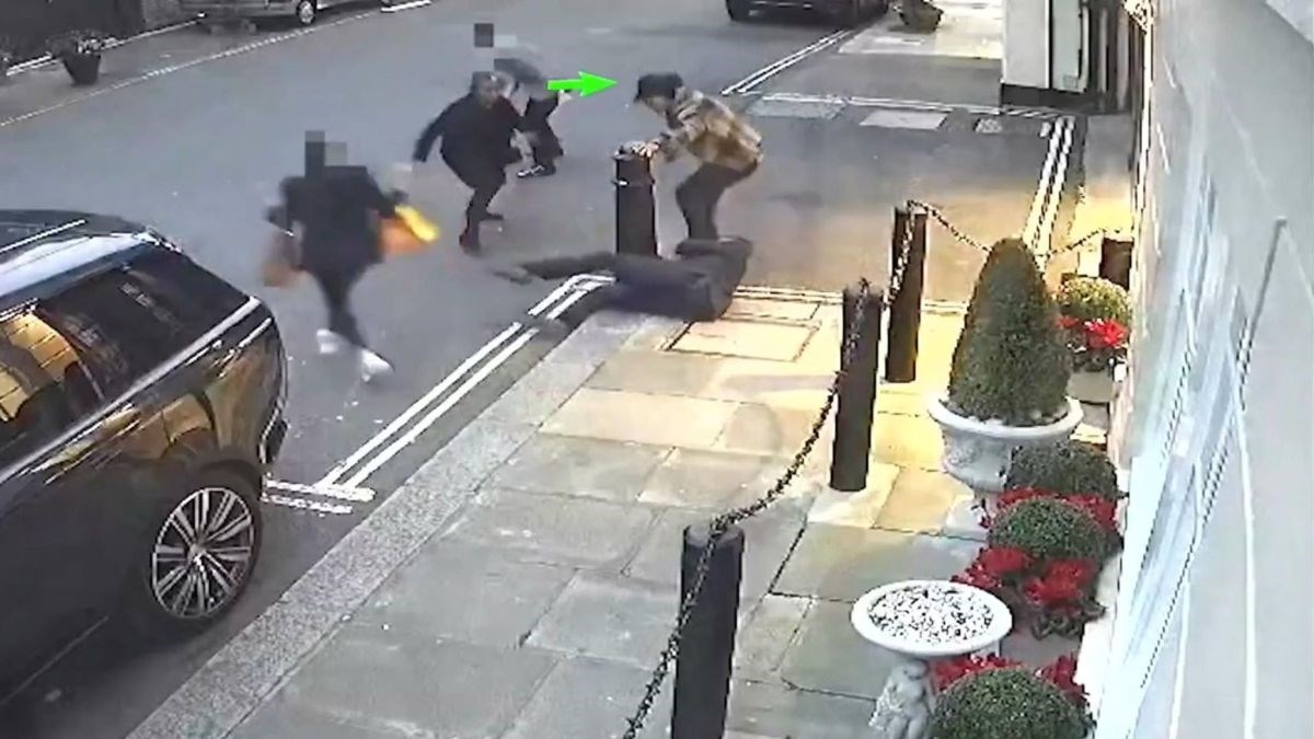 VIDEO U Londonu pokušao opljačkati policajce u civilu, mislio da su bogati turisti