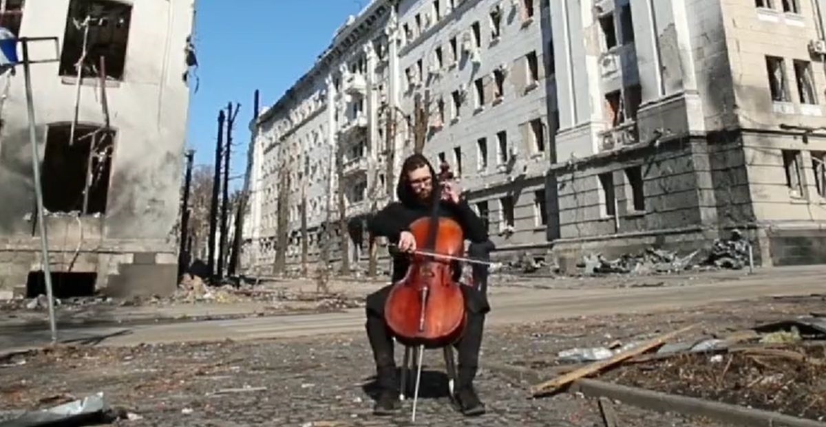 Klavirom i violinom protiv sirena: Ukrajinski muzičari sviraju dok padaju bombe