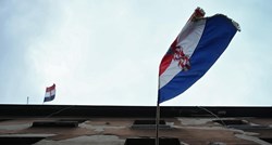 Britanac (20) došao u posjet rodbini u Vukovaru pa zapalio hrvatsku zastavu