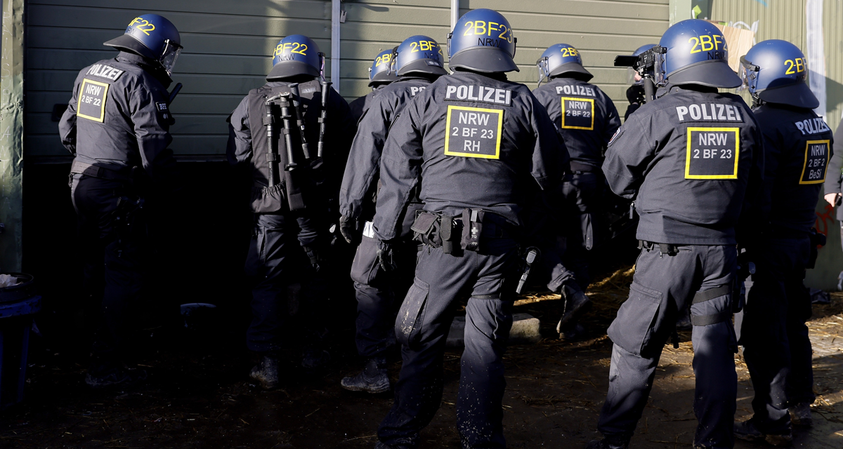 Njemačka strahuje da će sutra izbiti neredi. Tisuće policajaca stižu u Berlin