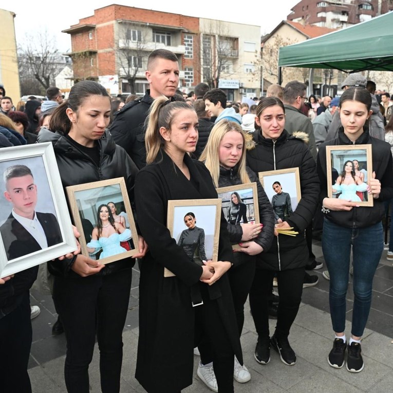 Prosvjedi u Makedoniji nakon požara u klubu. "Ovo je korumpirana zemlja"