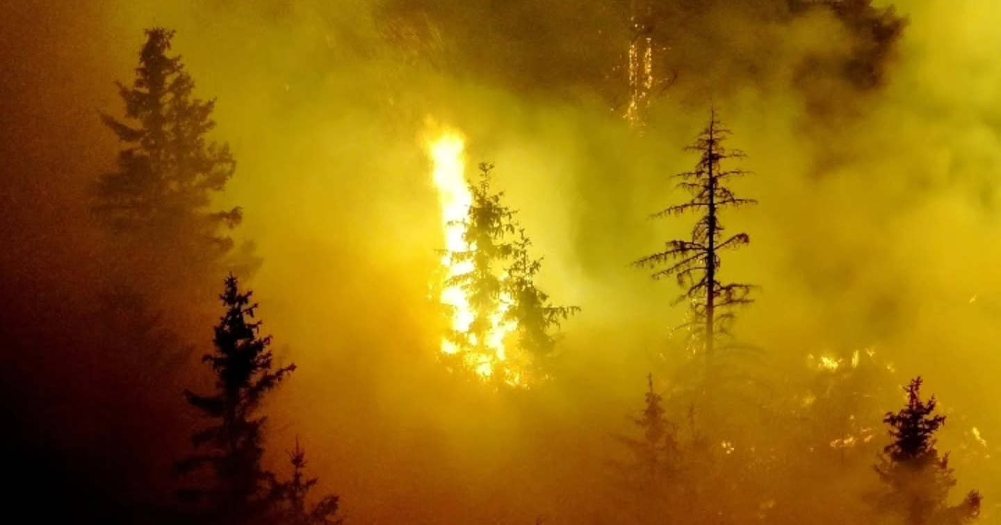 Veliki požar iznad Sarajeva, evakuiran radnik s vrha planine