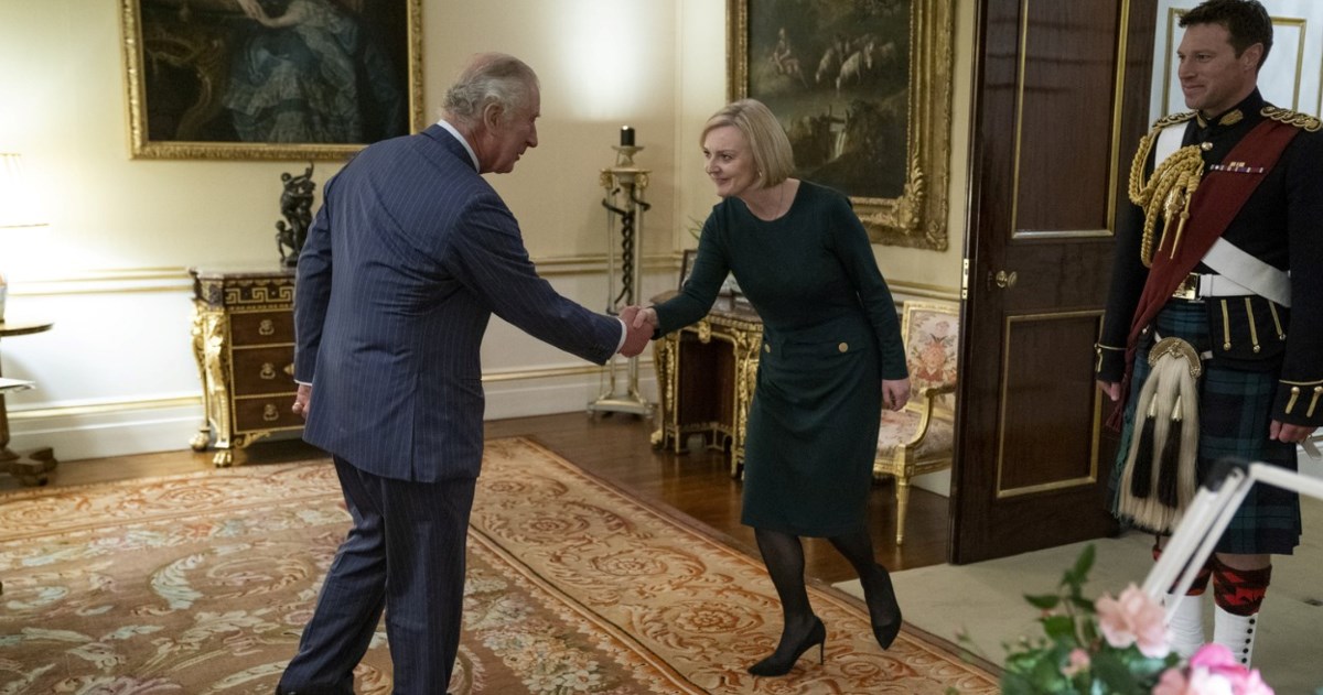 Charles postao hit na Twitteru zbog načina na koji je pozdravio premijerku Truss