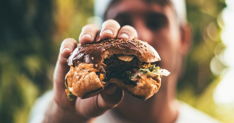Je li veganski burger zdraviji od onog klasičnog?