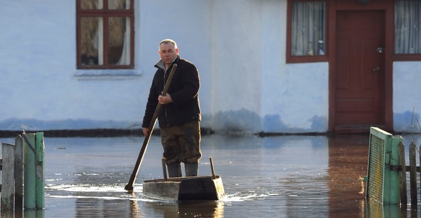 U bujicama u Ukrajini poginulo troje ljudi, poplavljeno 5000 kuća