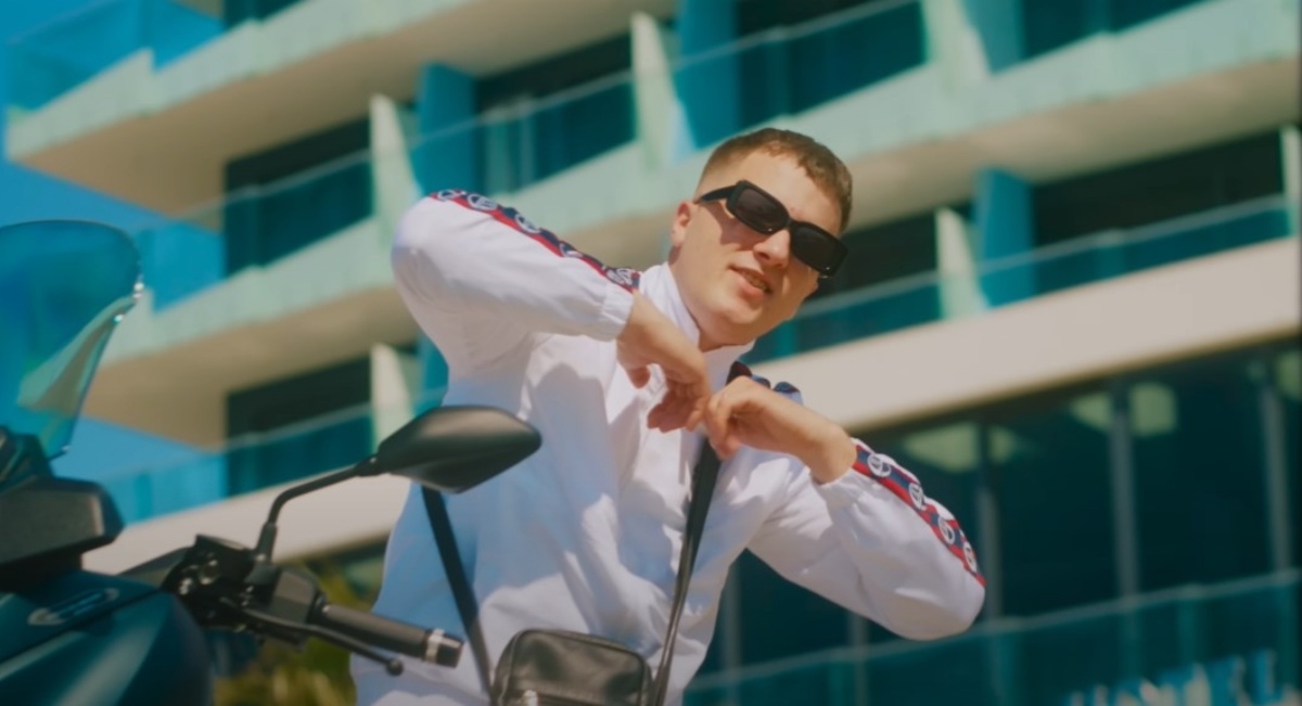 Prvi put je hrvatski glazbenik na prvom mjestu Billboardove ljestvice za Hrvatsku