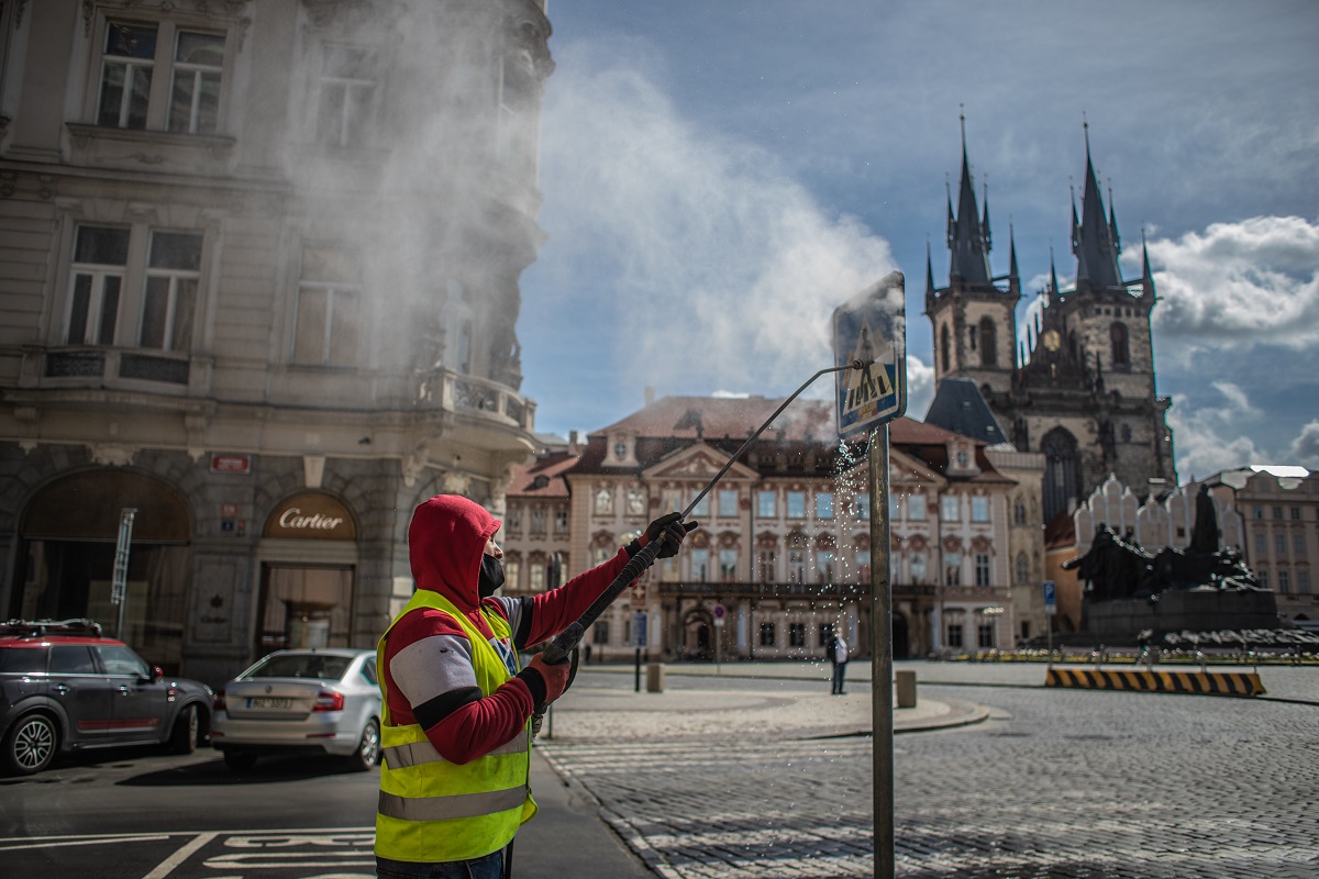 Češka vlada daje bonuse zdravstvenim radnicima