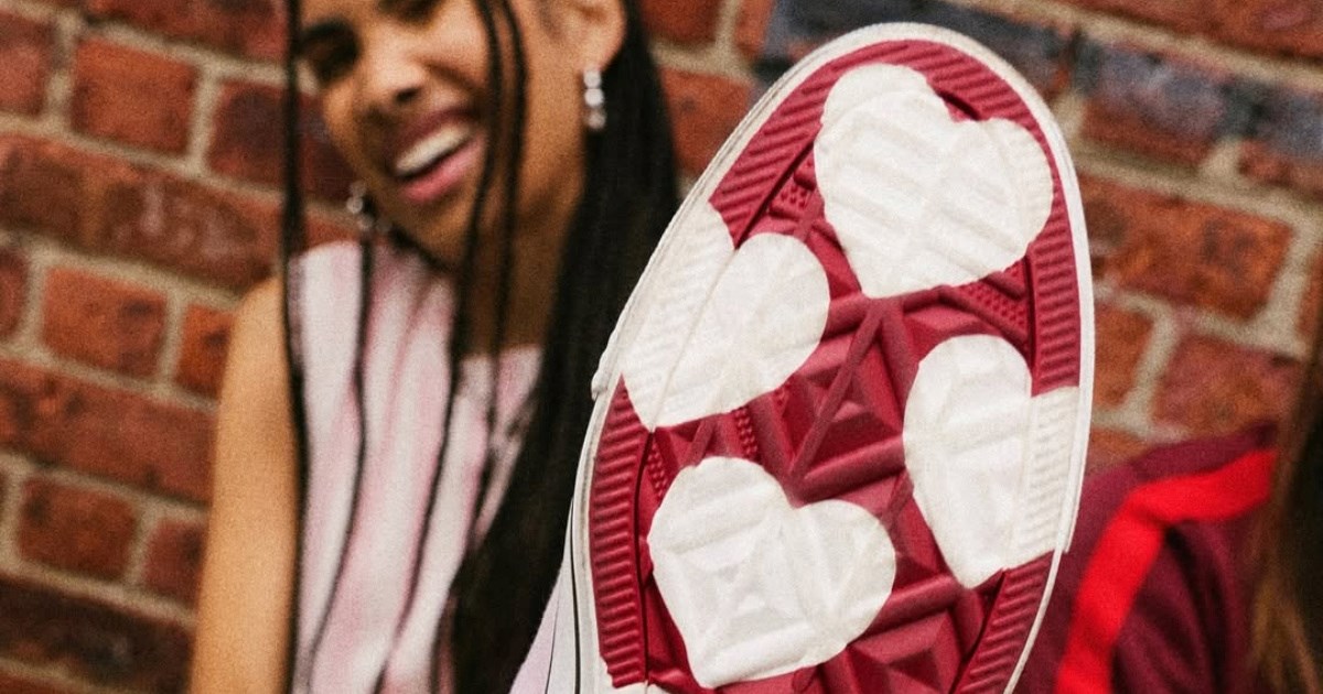 Brendovi su predstavili tenisice za Valentinovo. Ove su nam najbolje