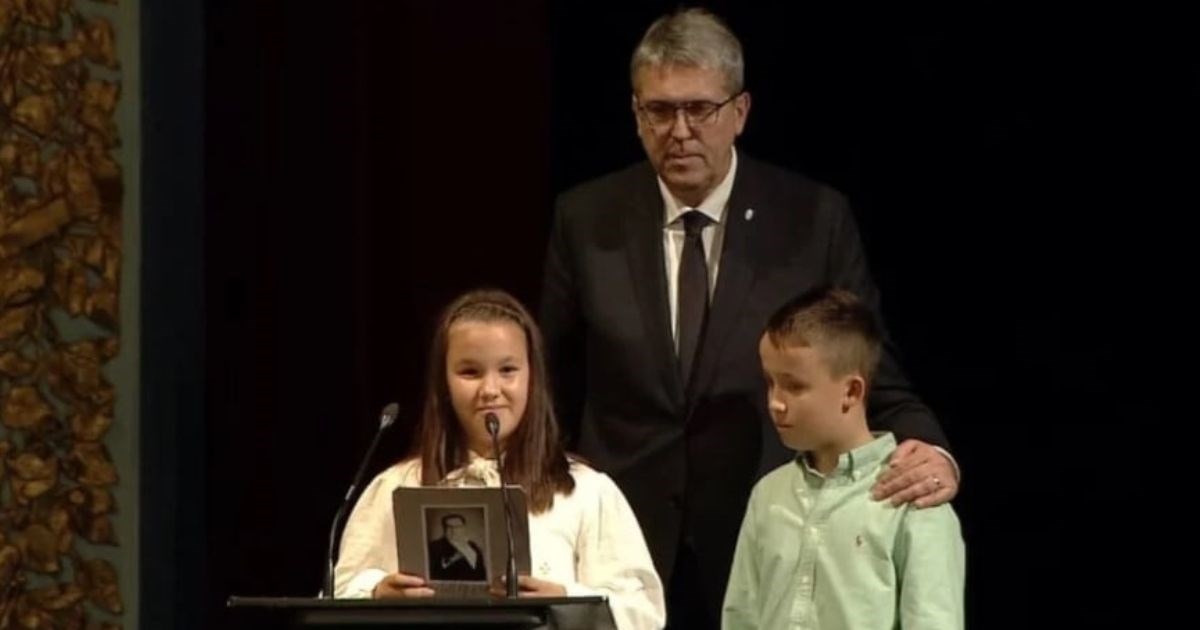 Halidovi unuci na komemoraciji: Mama nam nije rekla da si nas napustio. Znali smo