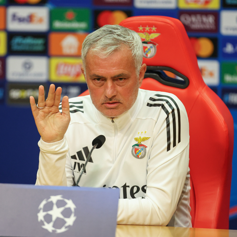 Mourinho poludio na svoje trenere: "Zašto mi to niste rekli ranije?"