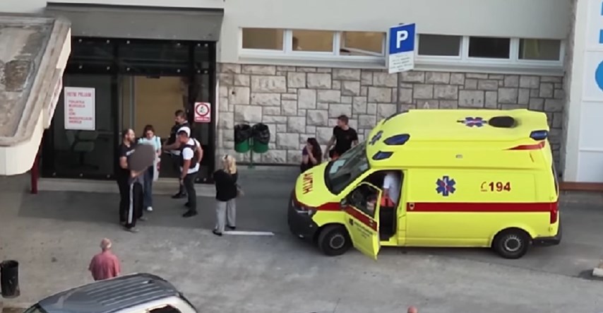 VIDEO Pacijent razbio vrata Hitnog prijema u KBC-u Split