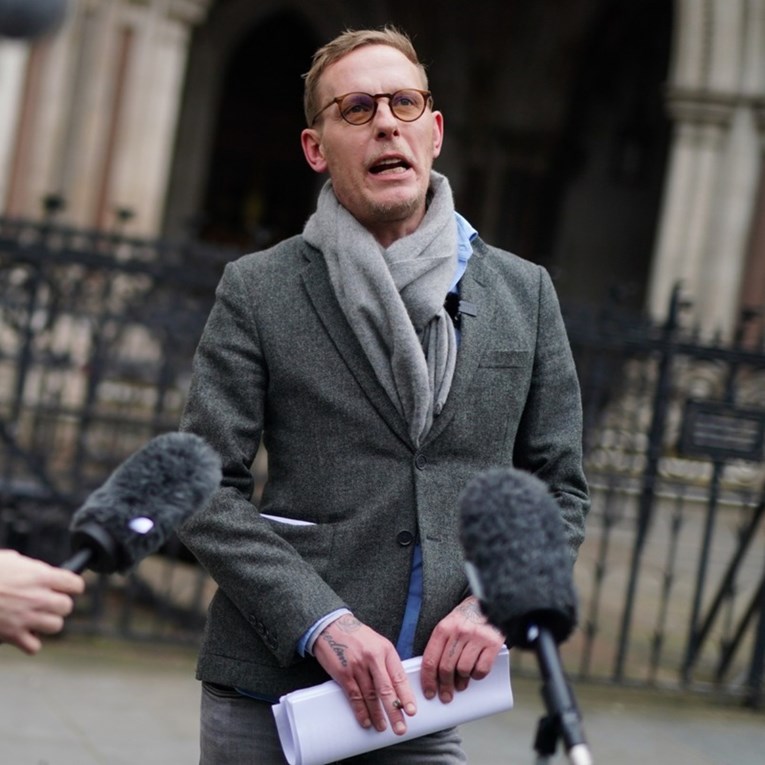 Britanski glumac optužen za uznemiravanje, prijeti mu i do dvije godine zatvora