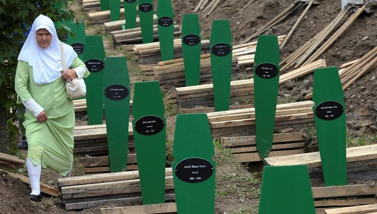 Posmrtni ostaci 50 žrtava genocida prevezeni u Srebrenicu. Pokop je 11. srpnja