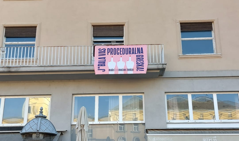 Na zagrebačkom Dolcu osvanuo natpis: "J*bala vas proceduralna greška"