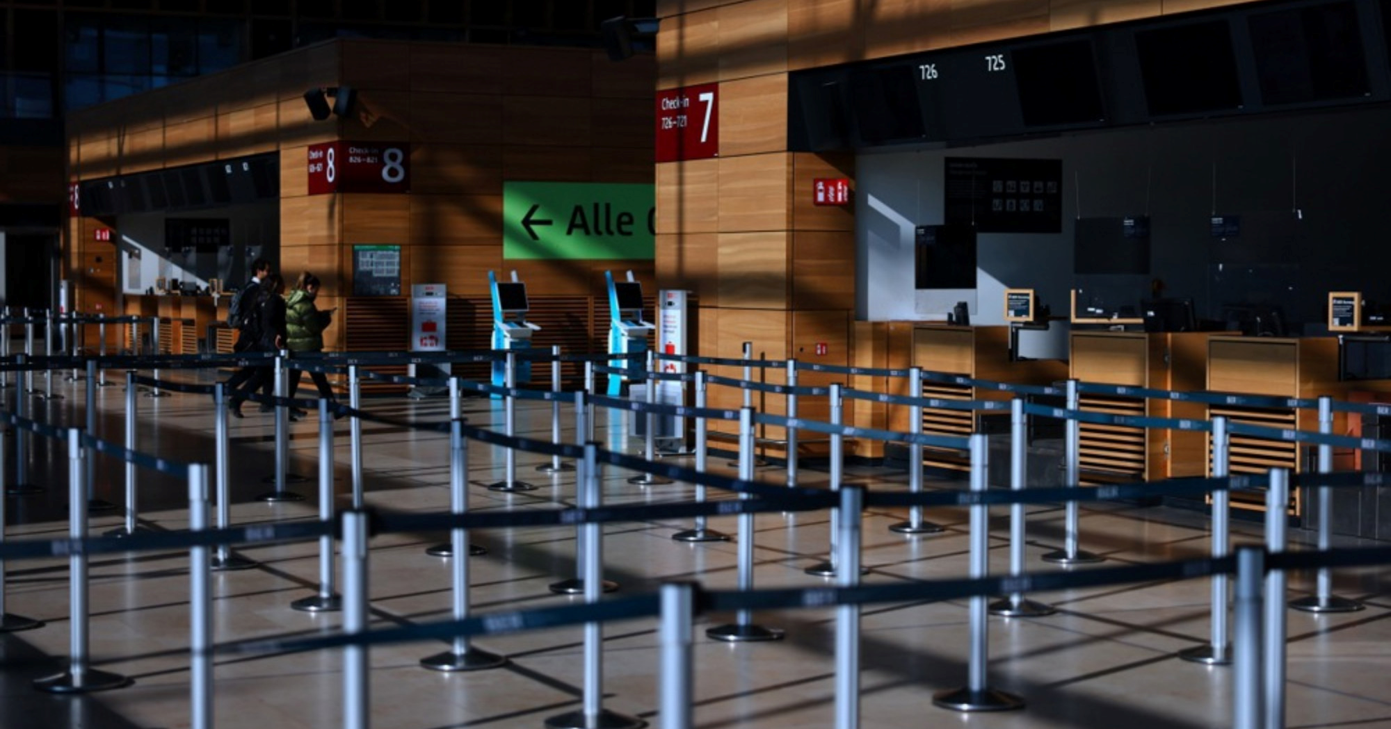 Štrajk zaposlenika zatvorio berlinski aerodrom. 57.000 putnika ostalo bez leta