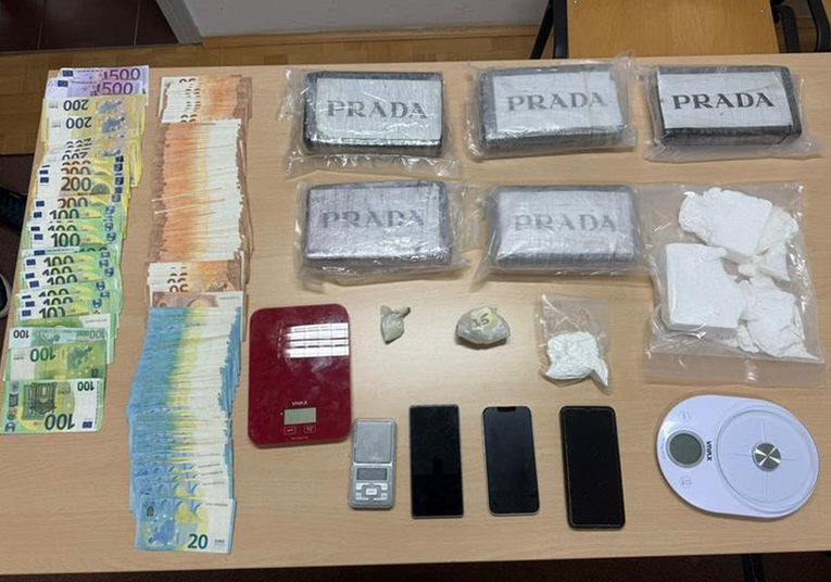 Policija zaustavila mladića na A1. Pogledajte što su mu našli u autu i kući