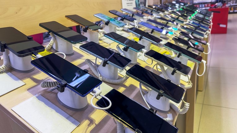 Zbog AI-ja poskupljuju mobiteli i laptopi