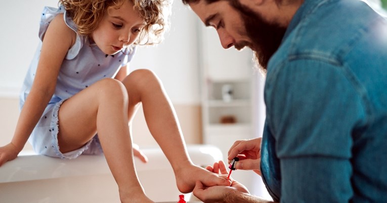 Evo što istraživanja kažu o sigurnosti laka za nokte za djecu