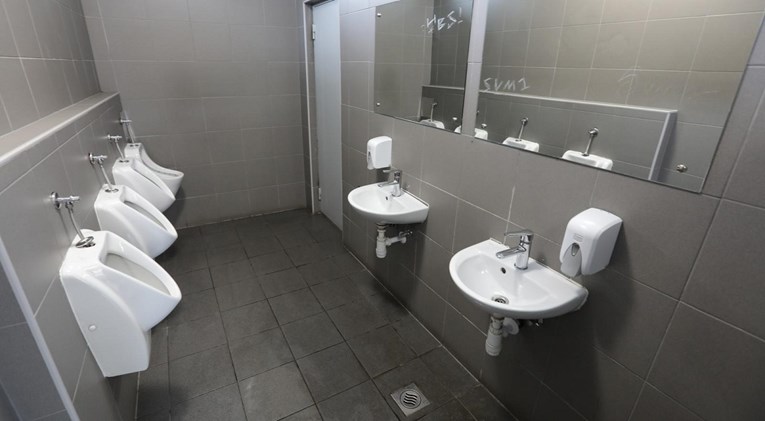 U WC-u kafića u Zagrebu umro čovjek (38)