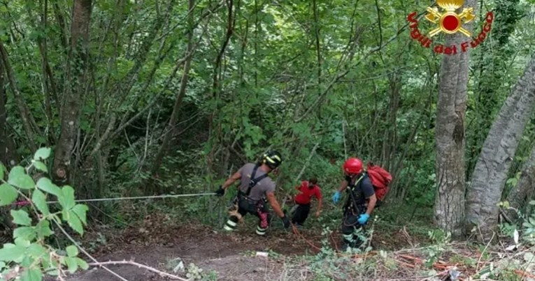 Muškarca u Italiji ubili žena i sinovi, odrezali mu nogu i tijelo bacili niz liticu