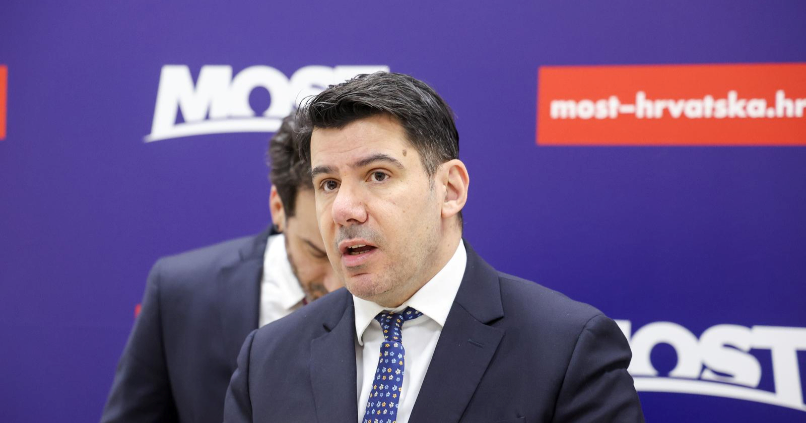 Grmoјi zbog sedam izostanaka u Saboru isplaćeno 139 eura manje