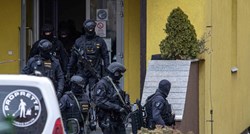 Profesor u Pragu ubijen mačetom u školi, uhićen učenik