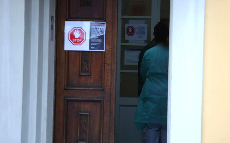U Primorsko-goranskoj županiji 400 ljudi pod nadzorom zbog koronavirusa