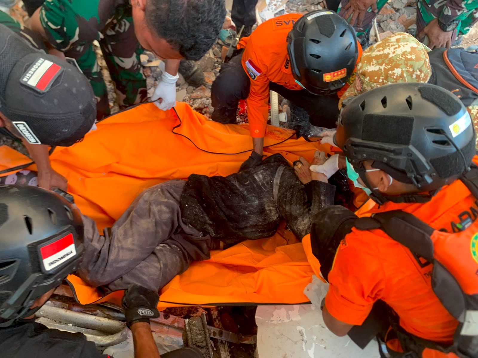 VIDEO I FOTO Razoran potres od 7,7 u Indoneziji, najmanje 20 mrtvih
