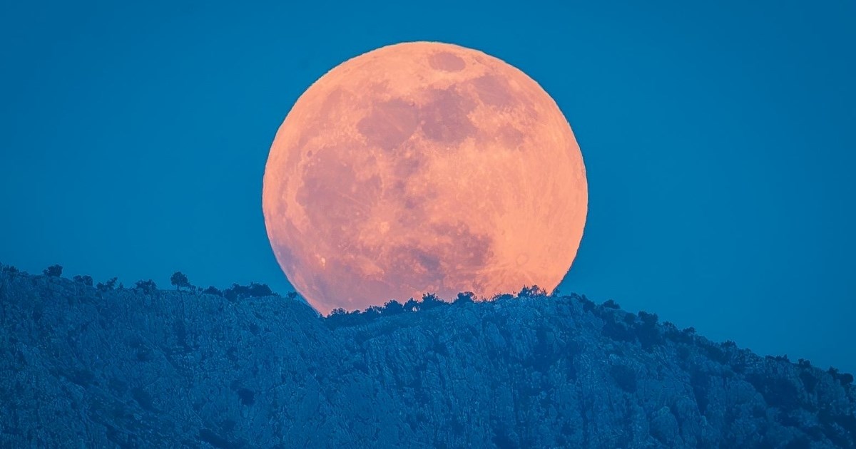 FOTO Pun Mjesec zasjao je na nebu iznad Splita, pogledajte čaroban prizor