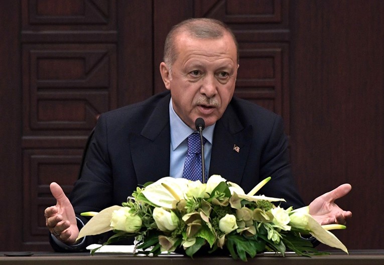 Erdogan najavio kako je Turska spremna za vojnu operaciju na sirijskoj granici