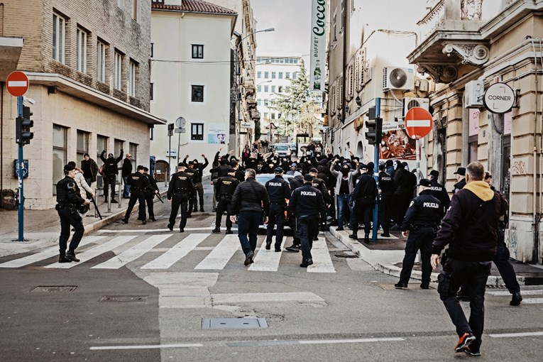 Maskirani veličali NDH i skandirali ZDS na antifa maršu u Rijeci. Sad su kažnjeni