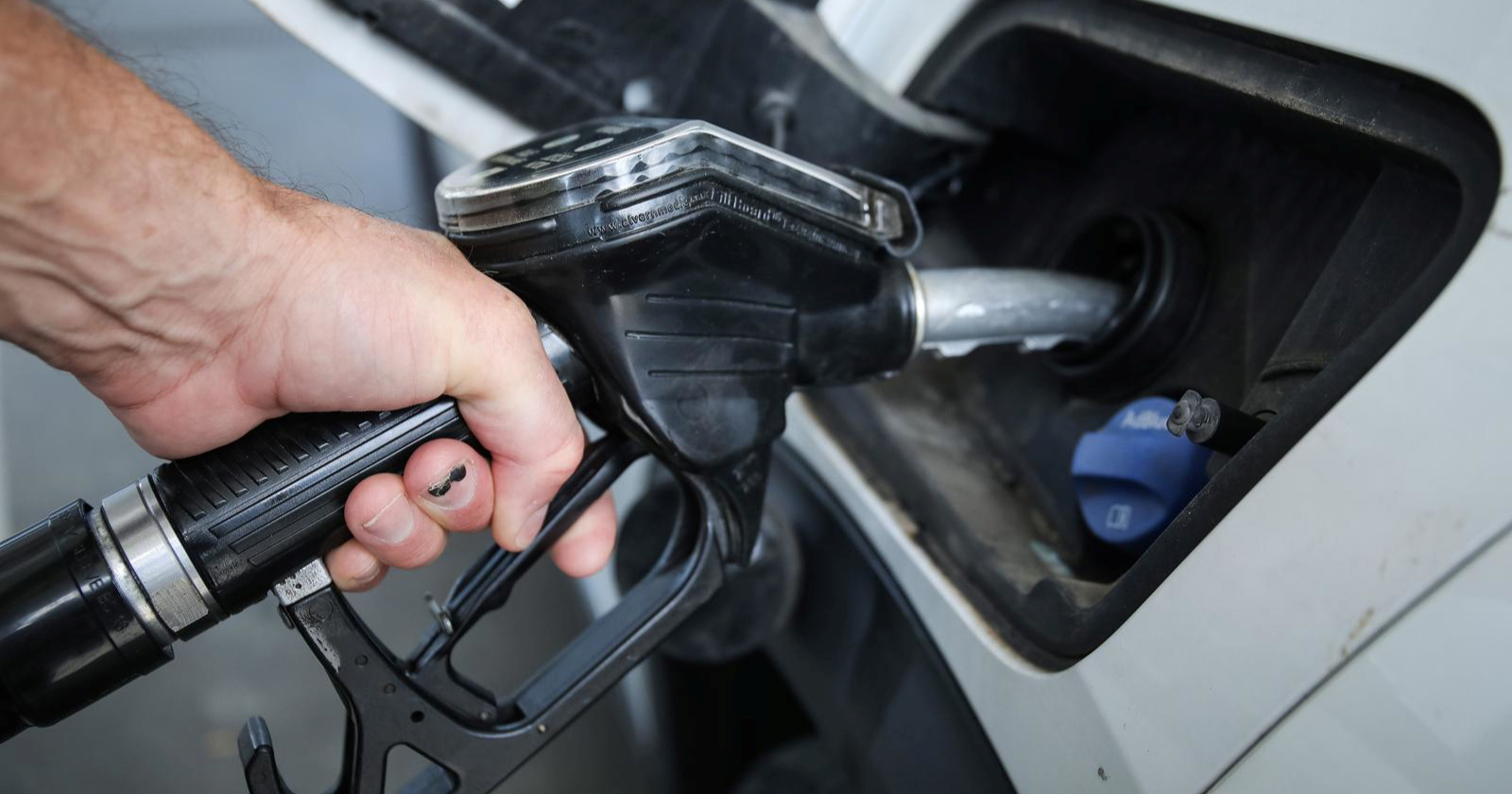 Vlada razmatra ograničavanje cijena goriva