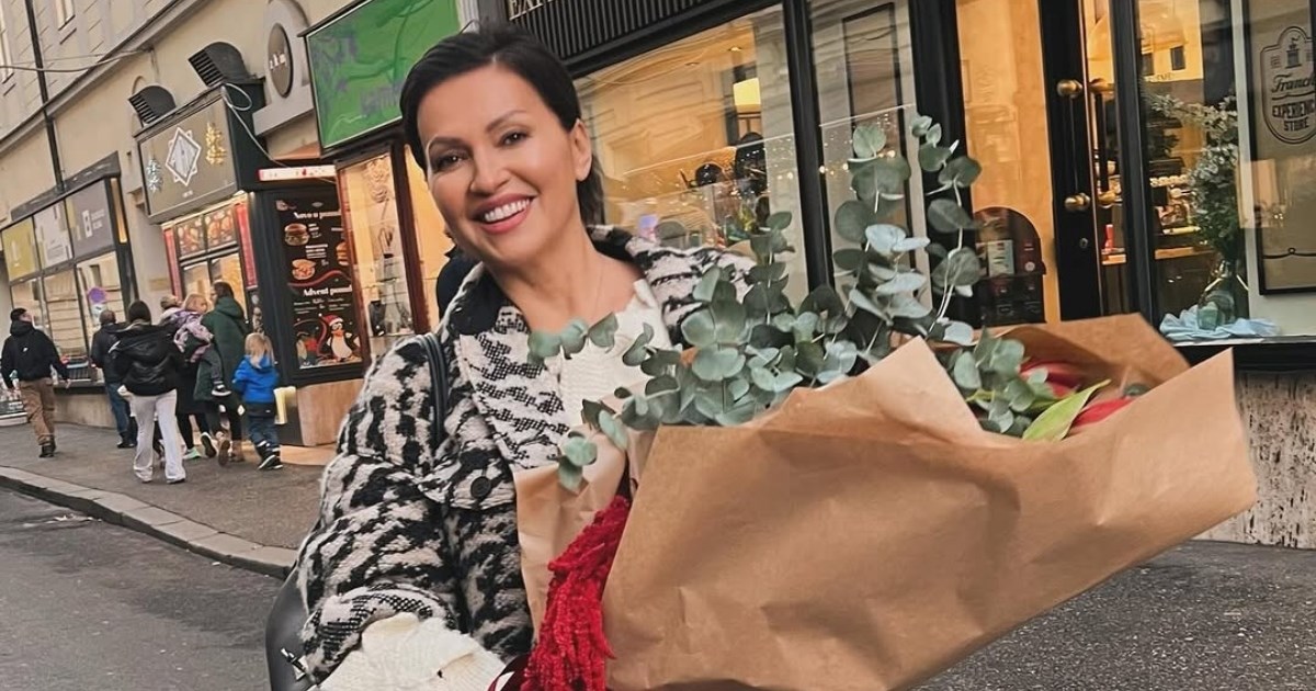 Nina Badrić pokazala buket koji je dobila, ali kaput je ukrao svu pažnju