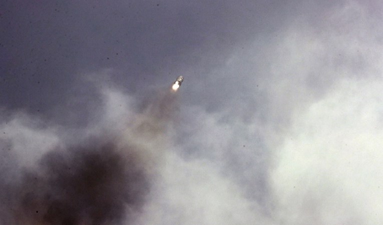 Sjeverna Koreja ispalila više od 100 topničkih projektila. Seul poslao upozorenje