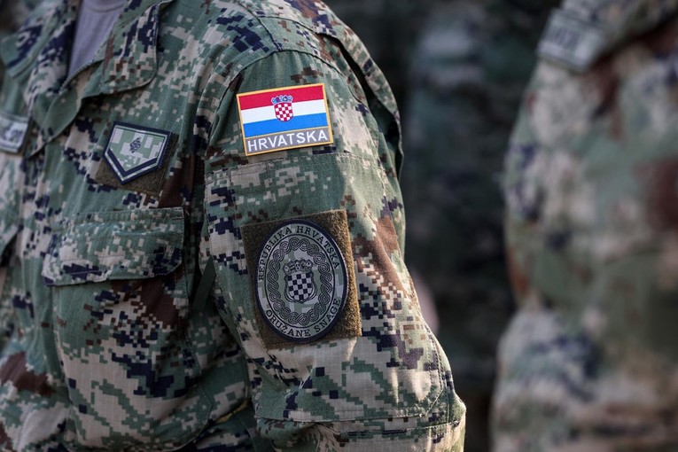 Vojska ipak neće spavati na srpskim madracima: "Ministarstvu to nije prihvatljivo"