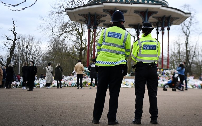 Još jedan policajac u Londonu optužen za silovanje
