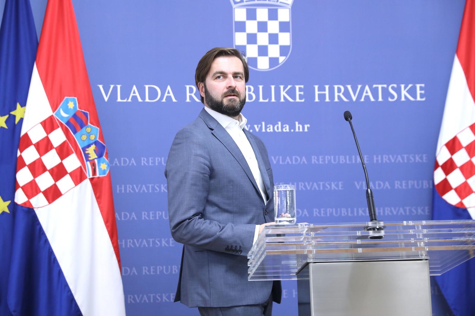 Cijene goriva skočile, oglasio se Ćorić