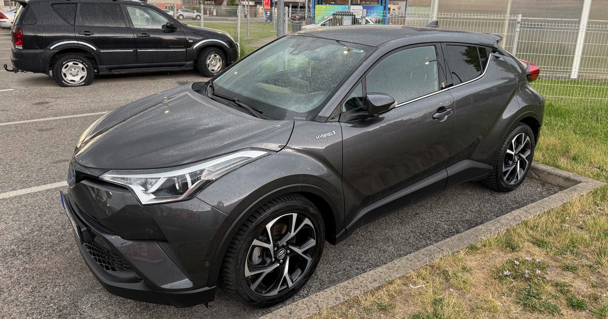 Najbolji auto oglasi: Toyota C-HR hibrid s bogatom opremom, pogledajte cijenu