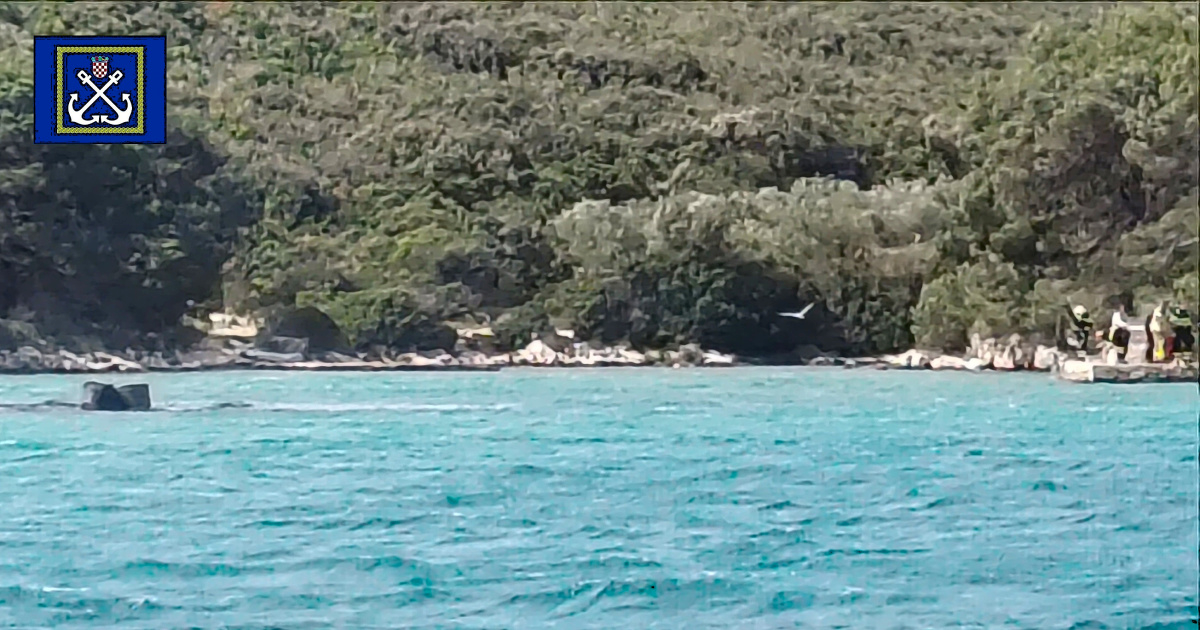 Kod Pašmana planula i potonula brodica. Spašeno troje Nijemaca