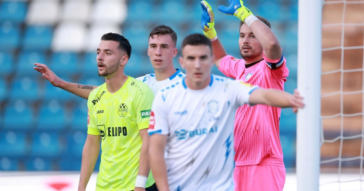 VARAŽDIN - SLAVEN 2:2 Slaven čudesnim povratkom kaznio promašaje Varaždina