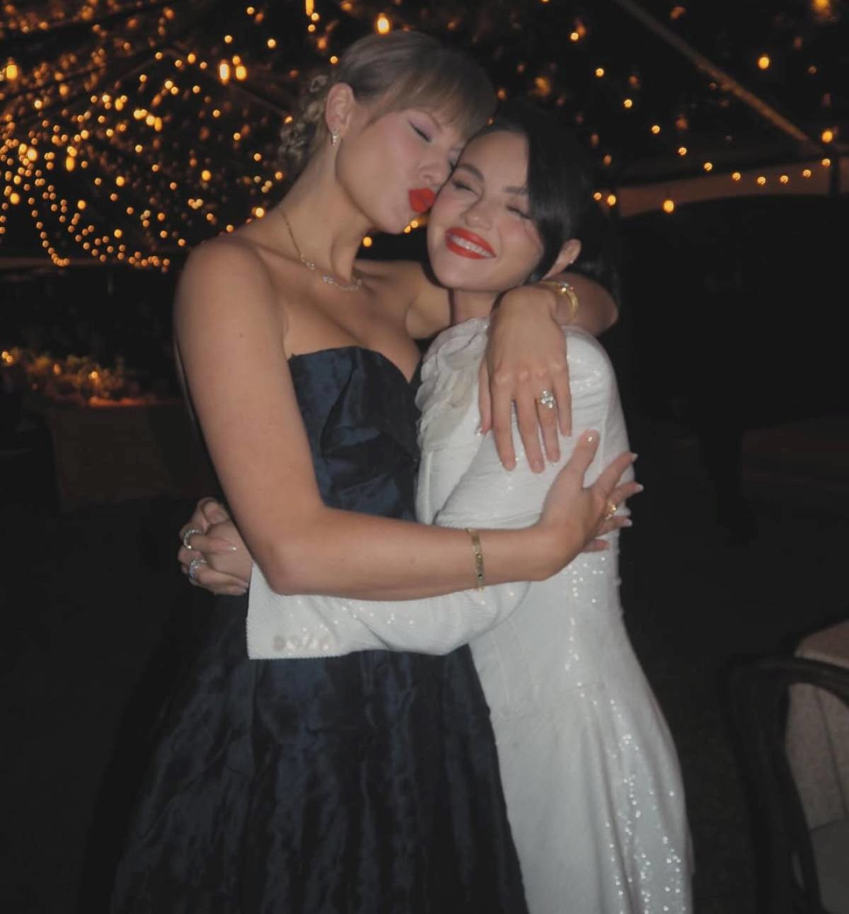 Selena Gomez objavila fotke Taylor Swift na svom vjenčanju