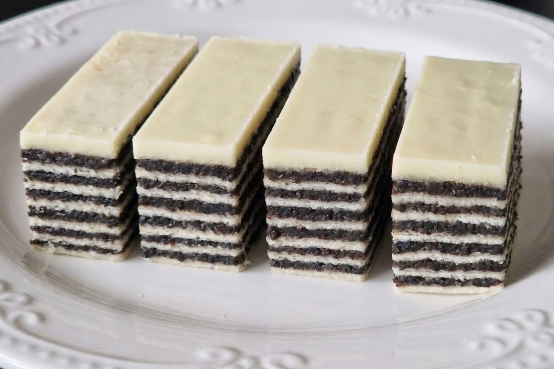 Predobar kolač od maka za koji vam neće trebati ni mikser ni pećnica