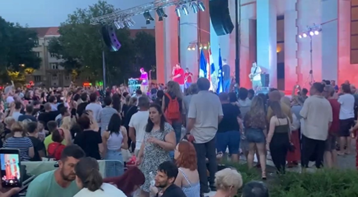 Gomila Zagrepčana na Trgu žrtava fašizma uz TBF slavi Dan antifašističke borbe