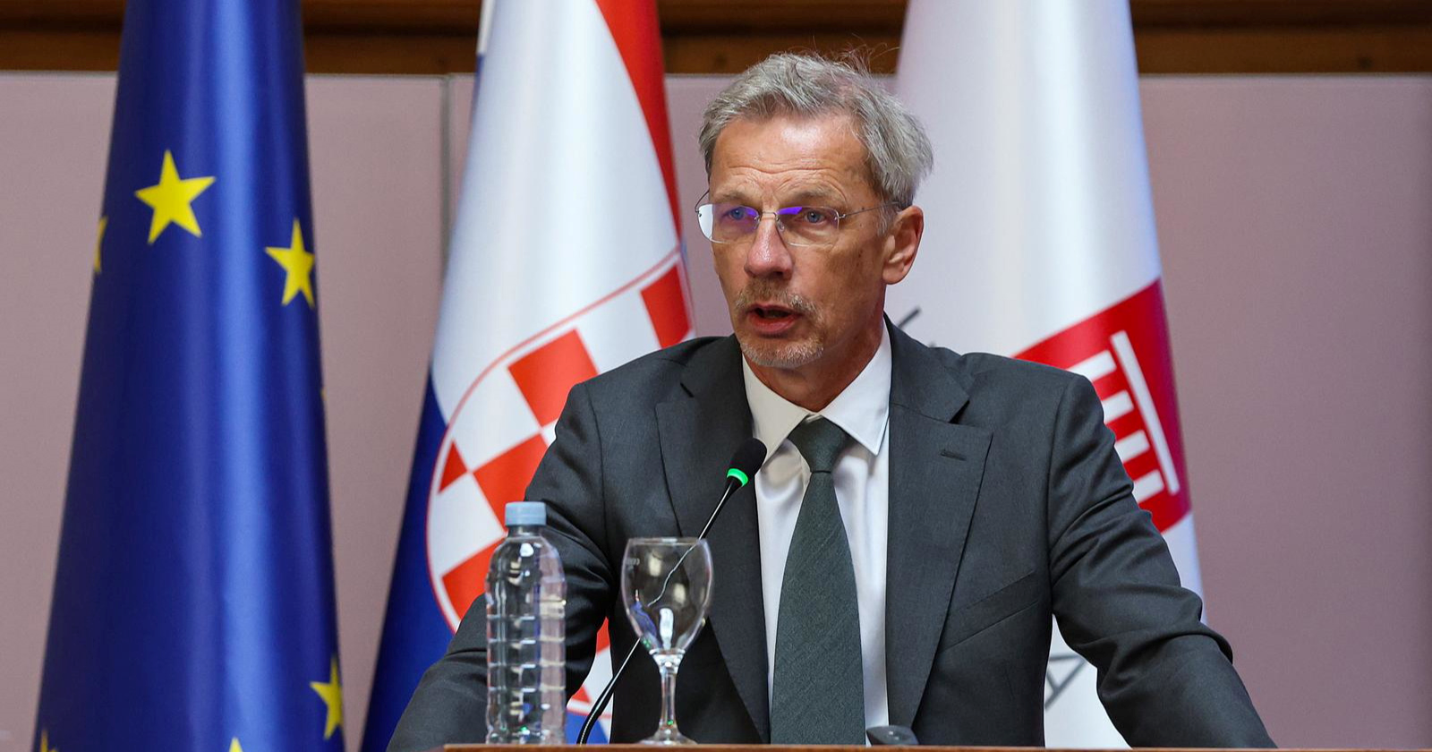 Guverner HNB-a: Nažalost, većina u Hrvatskoj misli da je uvođenje eura krivo za cijene