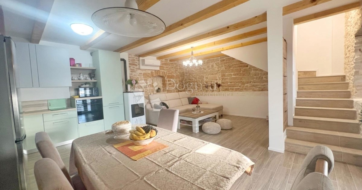 Top oglasi za nekretnine: Predivna kamena kuća s bazenom u Barbanu