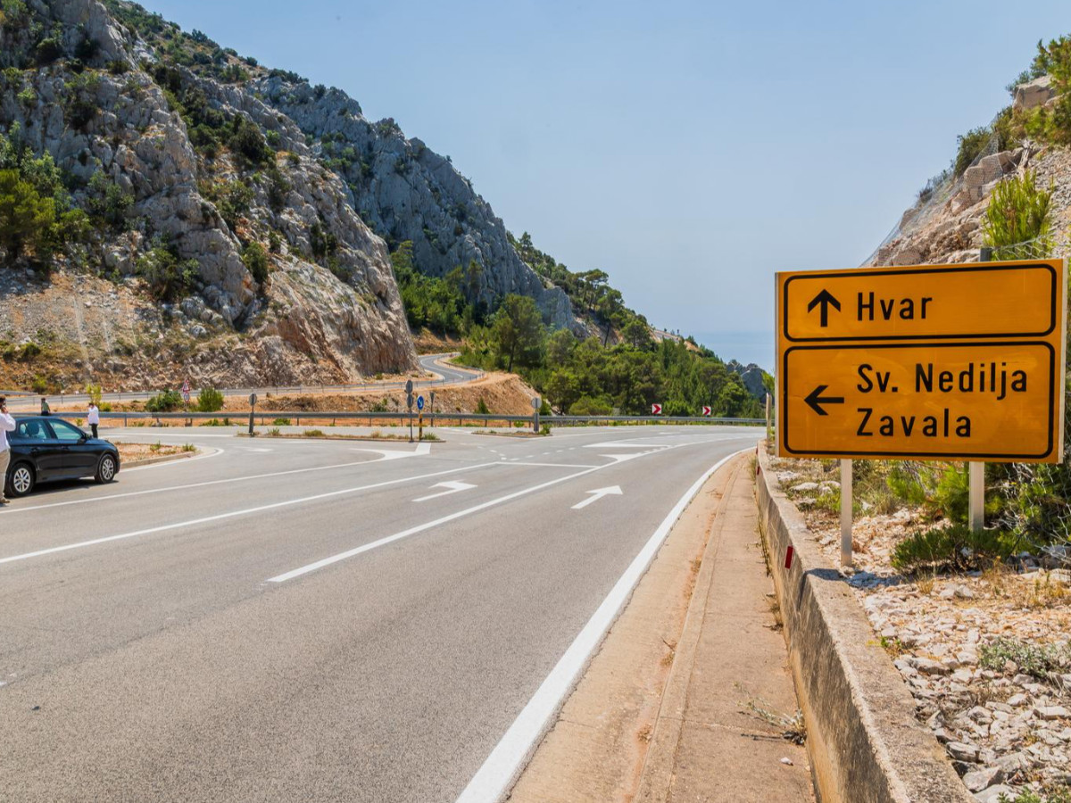 Otvorena nova cesta na Hvaru, povezana južna strana otoka
